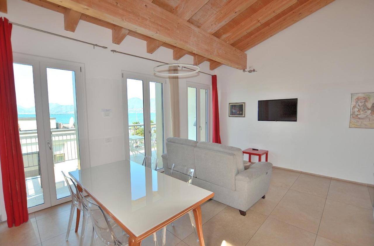South Apartment With Pool Torri Del Benaco Eksteriør bilde